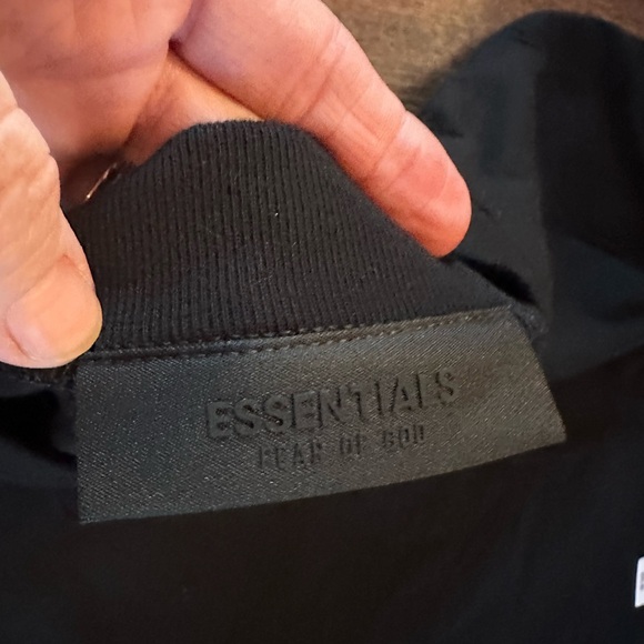 Men’s Essentials Fear of God oversized T-shirt Size Medium new with tags - Picture 5 of 6